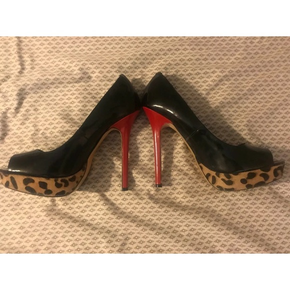 Steve Madden JAAGG Patent Platform Cheetah Heels - Picture 2 of 5